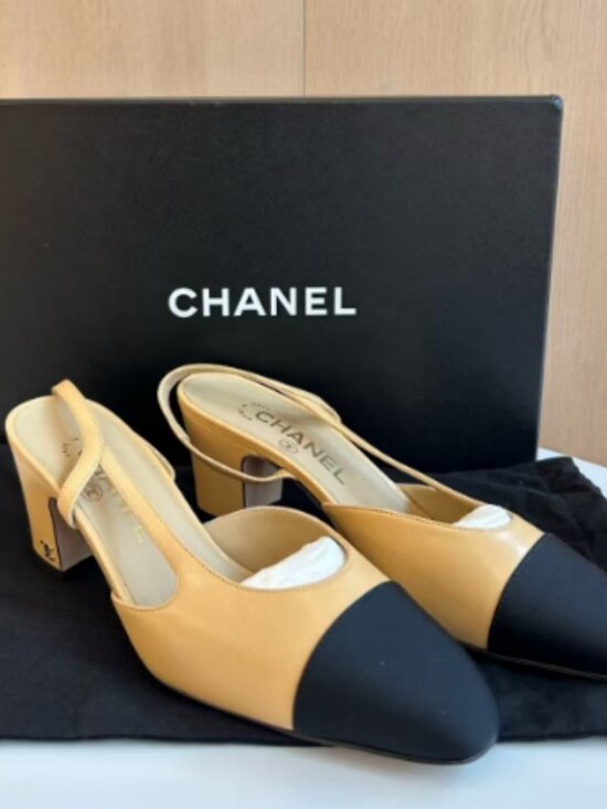 CHANEL. Shoes - Chanel Slingback Pumps